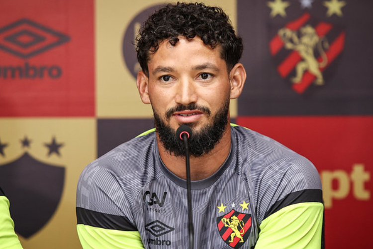 Arthur Cake prega respeito ao Santa Cruz, mas destaca desejo de fazer histria pelo Sport