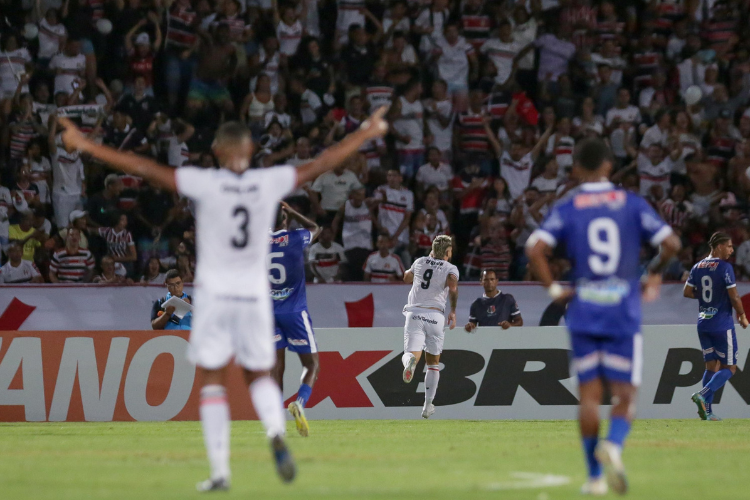 Beto Lago:'Santa Cruz se imps, despachou o Maguary e superou a primeira das nove decises'