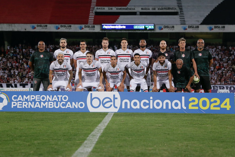 Itamar Schlle cita dificuldade do Santa Cruz por reforos e busca 'plantel com mais opes'