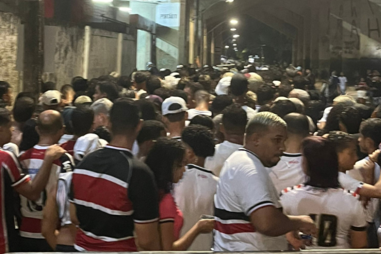 Beto Lago: 'O pssimo tratamento dado ao torcedor, desde a sua chegada at a sua sada'