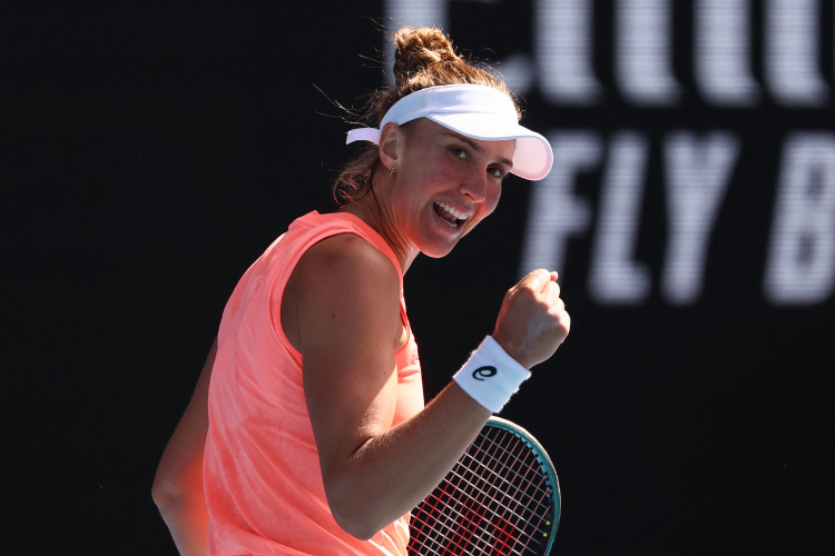 Bia Haddad avana e faz histria no Australian Open
