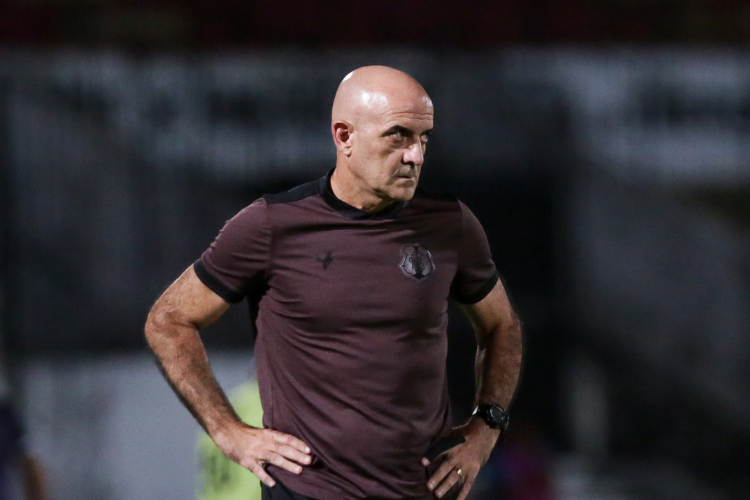 Itamar Schlle comemora vitria do Santa Cruz e destaca evoluo do elenco: 'jogo a jogo'