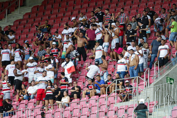 Santa Cruz articula com o Sport melhorias na logstica da venda de ingressos para o clssico