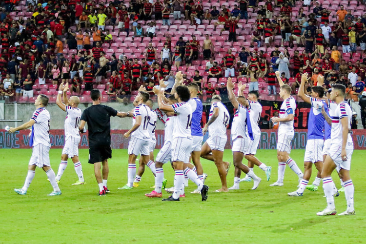 Santa Cruz nunca perdeu para o Sport atuando na Arena Pernambuco; relembre os jogos