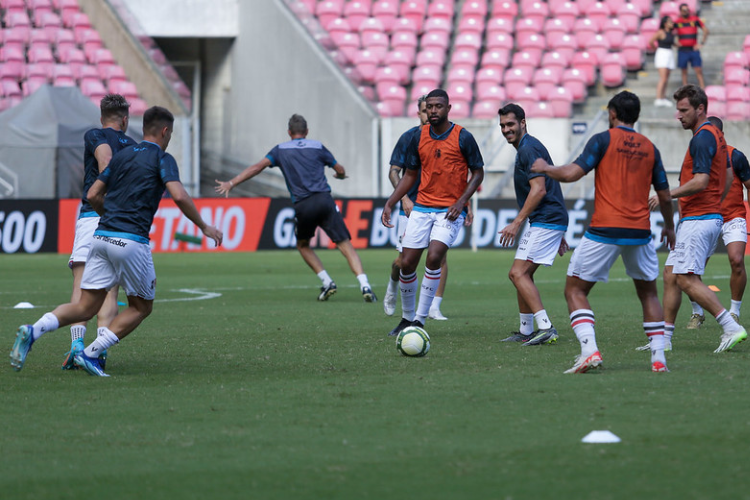 Santa Cruz quer contratar mais trs reforos para fechar elenco da temporada 2024