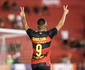 Com gol inusitado, Sport vence o Maguary e dorme na vice-liderana do Pernambucano; torcida vaiou o time