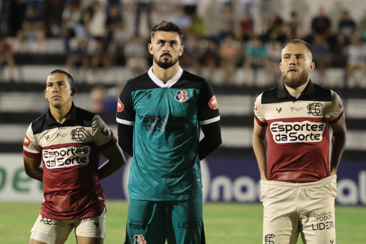 Itamar Schlle explica mudana de Andr Luiz para William Assmann na meta do Santa Cruz