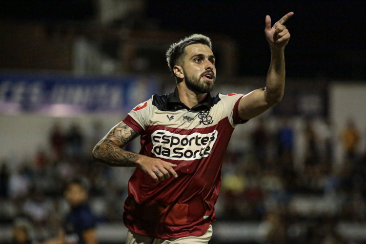Pedro Bortoluzo destaca importncia da vitria para afastar desconfiana do Santa Cruz