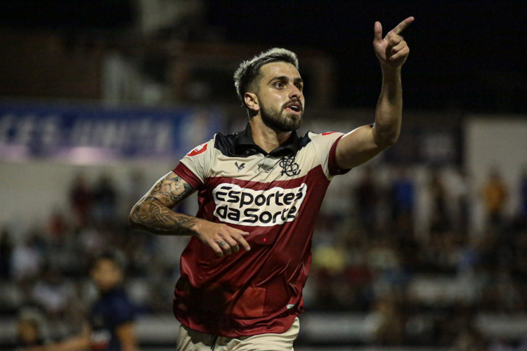 Contra o Petrolina, Santa Cruz inicia sequncia de confrontos diretos no Pernambucano