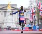 Kelvin Kiptum, recordista mundial da maratona, morre em acidente de carro