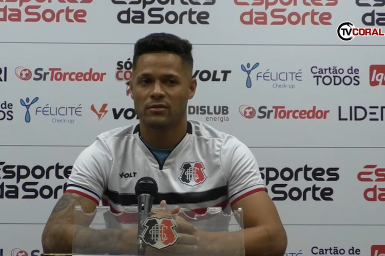 Recm-contratado pelo Santa Cruz, Gilvan se coloca  disposio para estrear ante o Retr