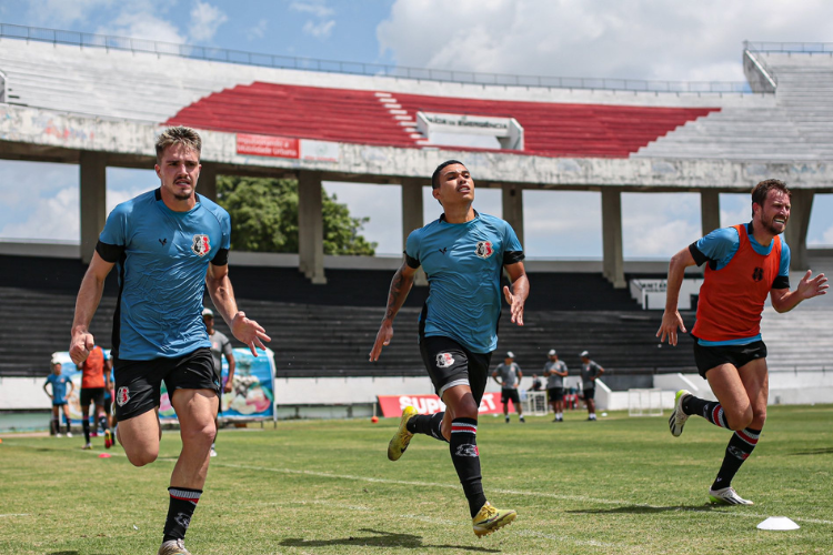 Santa Cruz encerra preparao para duelo decisivo com o Retr; veja provvel escalao