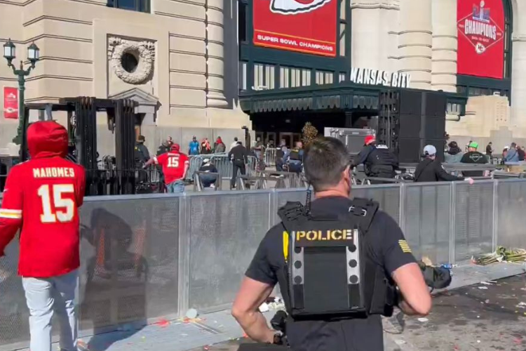 Ataque a tiros deixa um morto e nove feridos nos EUA durante desfile do Super Bowl