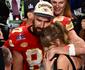 Astro da NFL Travis Kelce doa US$ 100 mil a vtimas de tiroteio