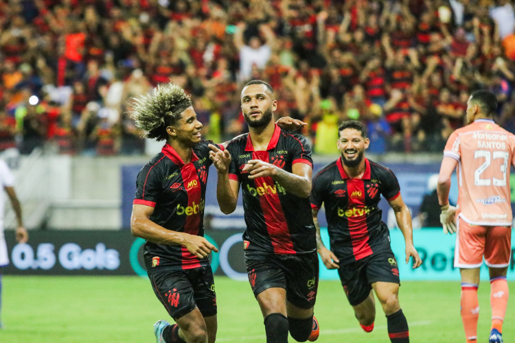 Lo Medrado: 'Crescimento de Soso: os jogos vo passando e o treinador do Sport vai se fazendo compreender'