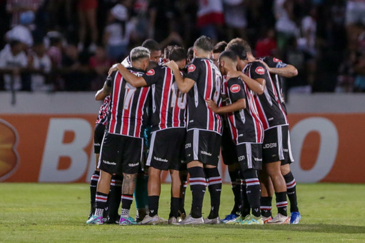 Santa Cruz visita o Central sonhando com vaga direta na semifinal e na Srie D de 2025 