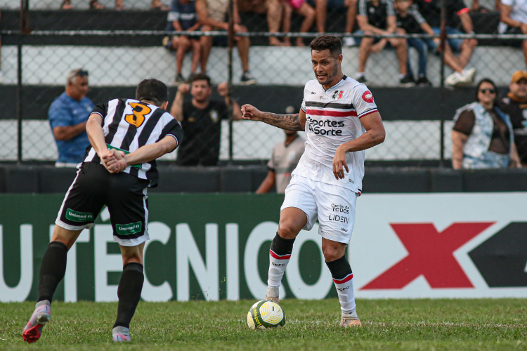 Em confronto decisivo, Santa Cruz pe  prova invencibilidade de 20 jogos contra o Central