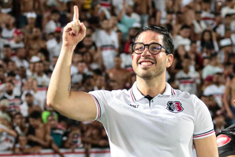 Gerente de futebol revela contratos longos com cinco jogadores do elenco do Santa Cruz