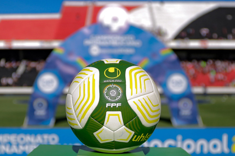 Lo Medrado: 'Pela primeira vez, os quatro postulantes ao ttulo decidiro o Campeonato Pernambucano'