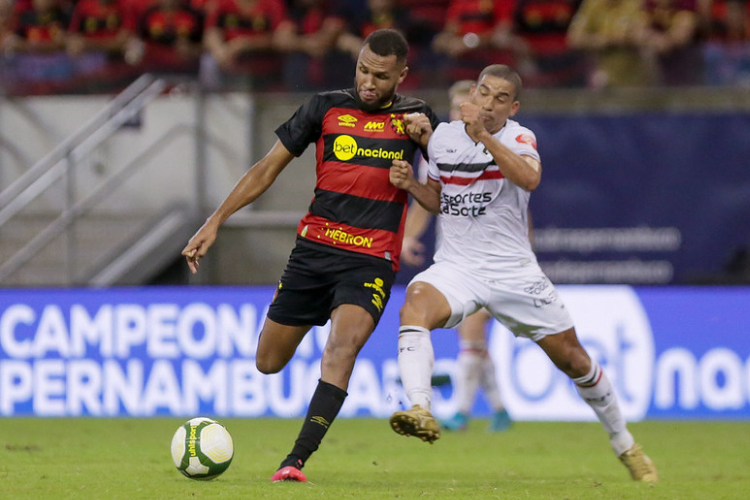 Santa Cruz recebe o Sport em primeiro duelo da semifinal do Campeonato Pernambucano