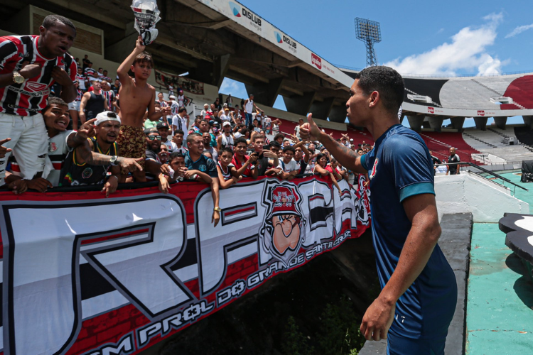 Santa Cruz encerra preparao para encarar o Sport com apoio da torcida no Arruda 