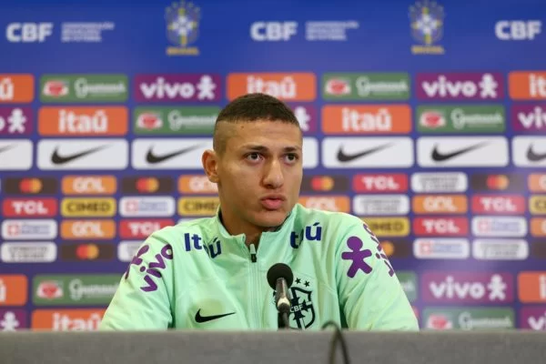Richarlison destaca importncia da terapia em seu retorno  Seleo
