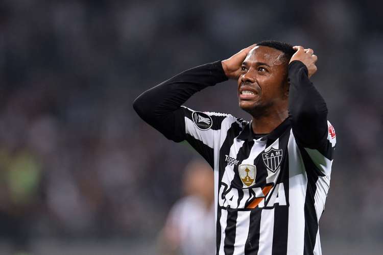 STJ define se Robinho deve cumprir pena por estupro no Brasil