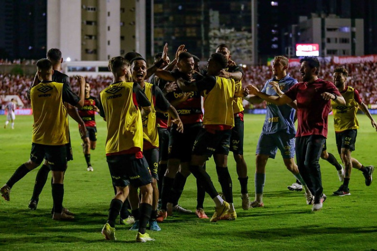 Beto Lago: 'O que vimos na primeira deciso foi uma diferena enorme entre dois clubes'