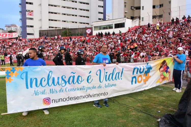 Em aluso ao Dia Mundial do Autismo, Projeto Incluso  Vida marca presena na final do Campeonato Pernambucano