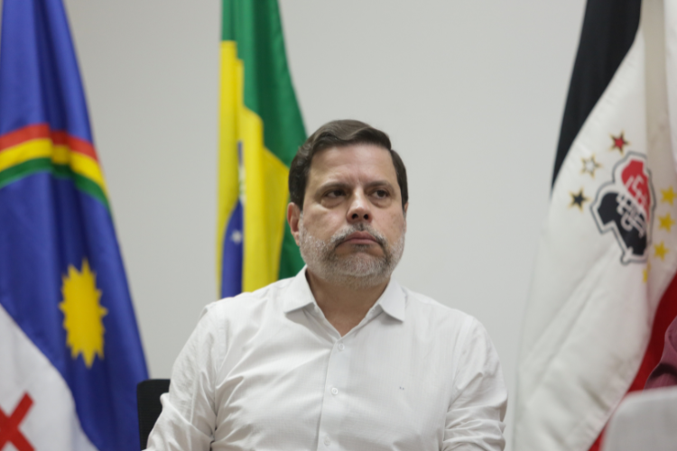 Presidente do Santa Cruz alfineta deciso entre Sport e Nutico: 'A cidade est meio triste'