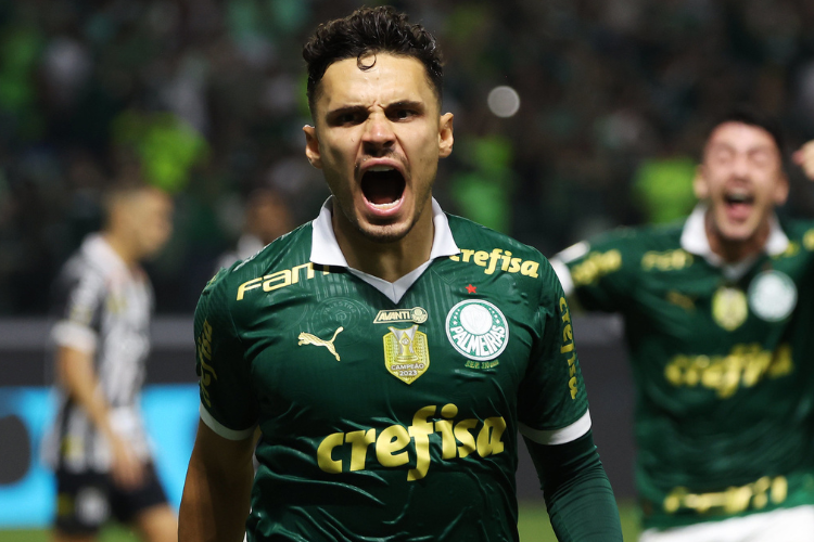 Palmeiras vence Santos na volta e conquista tricampeonato paulista