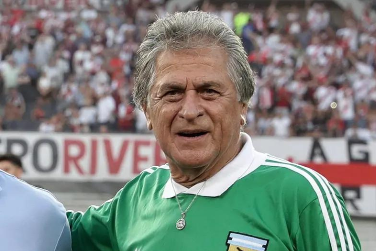 Goleiro argentino campeo mundial em 1978 recupera medalha roubada