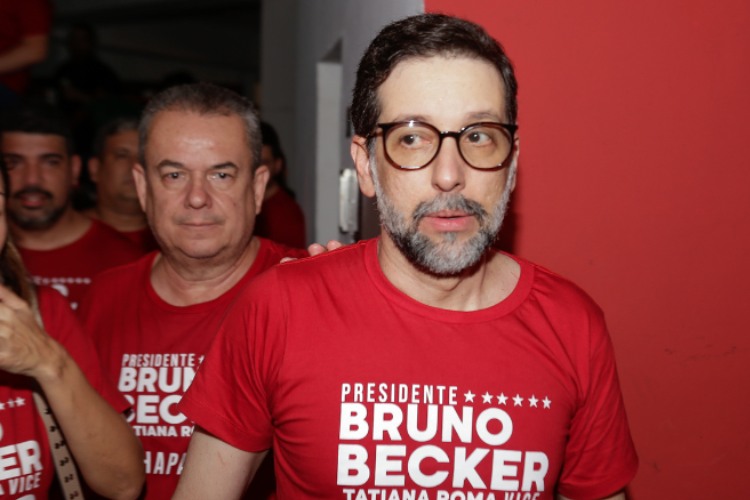 Lo Medrado: 'Presidente ou tem dinheiro ou faz dinheiro'