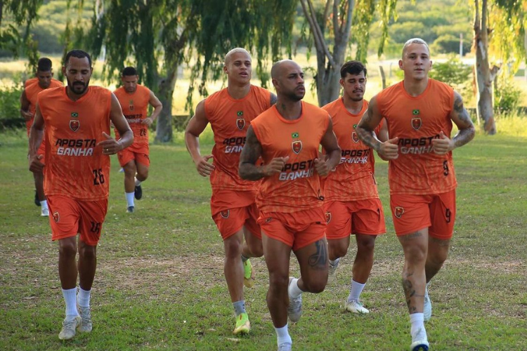 Com modesto desempenho no Pernambucano, Petrolina busca acesso histrico na Srie D