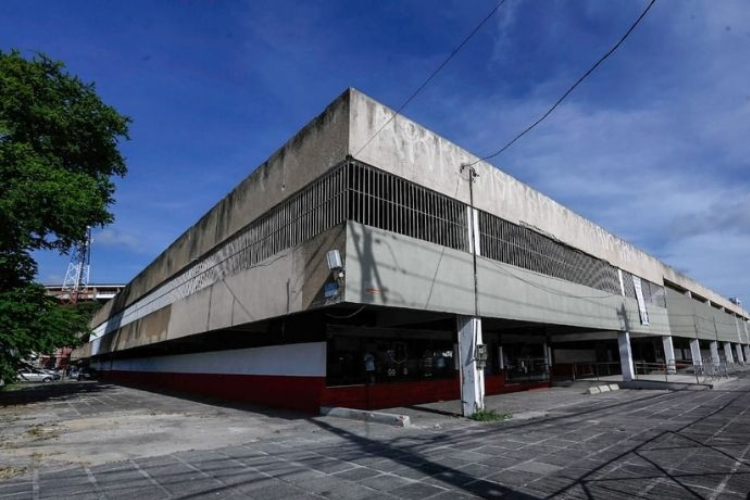 Presidente do Santa Cruz promete fachada 'de primeiro mundo' at o final do ano no Arruda 