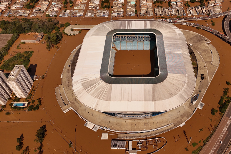 Lo Medrado: 'Se a tragdia estivesse  acontecendo do Rio ou em So Paulo, ainda estaramos com os campeonatos em andamento?'