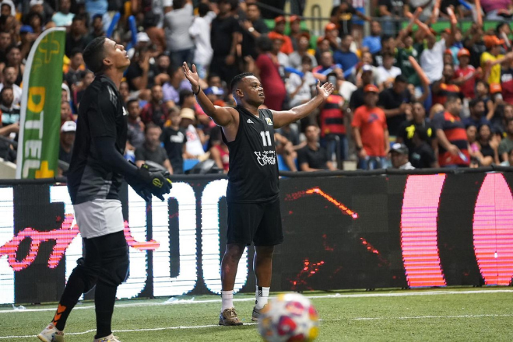 Carlinhos Bala rebate acusaes de Marcelinho Paraba sobre leso: 'Estavam dizendo que eu tinha pipocado para o banguelo'