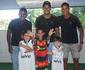 Jogadores do Sport visitam crianas no Instituto do Autismo
