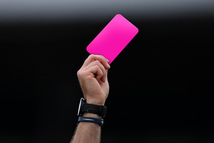 Conmebol anuncia utilizao de carto rosa na Copa Amrica; entenda