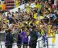 Com festa pra Marta, torcida apoia Seleo Brasileira em treino no Arruda