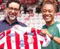 Nutico presenteia Seleo Feminina da Jamaica com camisa de ex-jogador jamaicano do clube 