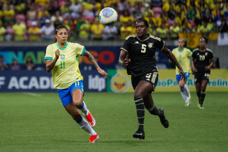 Cristiane celebra vitria e exalta carinho da torcida nordestina: 'Empurraram o jogo inteiro'