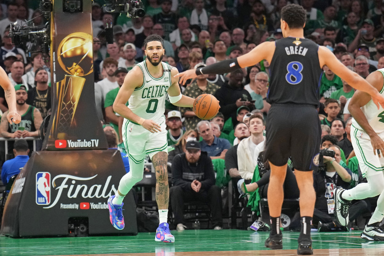 Final da NBA: Boston se impe no TD Garden e abre 1 x 0 contra Dallas