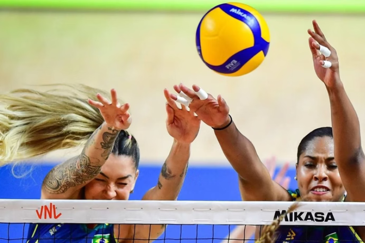 Seleo feminina atropela Bulgria e segue invicta na Liga das Naes