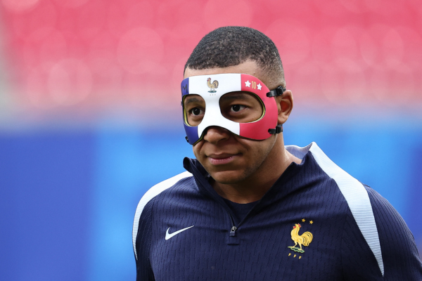Mbapp vai jogar de mscara hoje? Frana e Holanda se enfrentam na Euro 2024