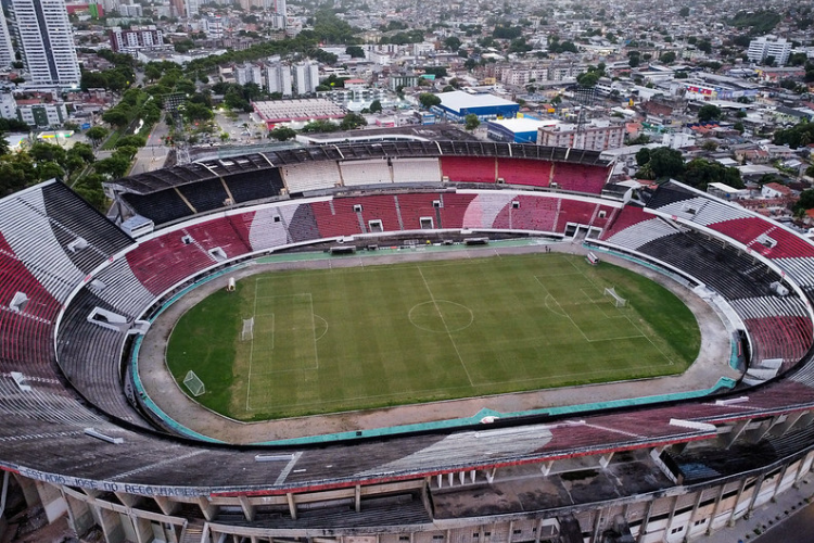 Verses diferentes de Santa Cruz e Bombeiros sobre ampliao da capacidade do Arruda 
