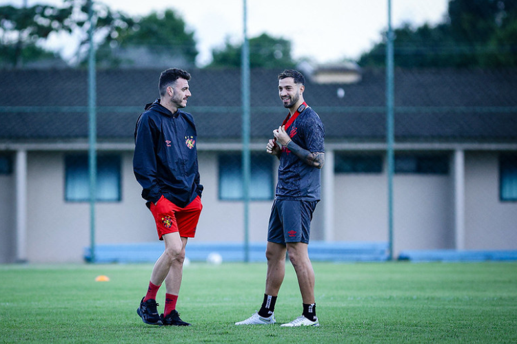 <i>(Foto: Paulo Paiva / Sport Recife)</i>