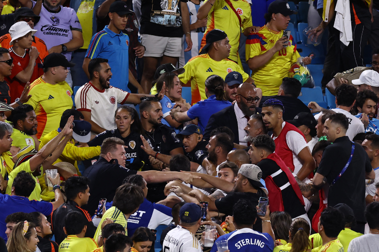 Colmbia-Uruguai pelas semis da Copa Amrica termina com briga nas arquibancadas