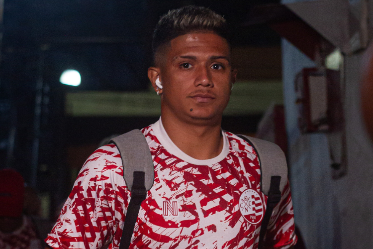 Titular do Nutico, Gustava Maia tem propostas de dois clubes da Srie B e uma do exterior