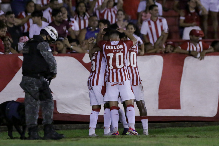 Beto Lago: 'Esse  o jogo que pode definir o destino do Nutico nesta Srie C'